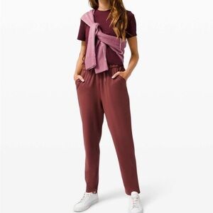 Lululemon 4 Keep Moving Pant 7/8 High-Rise Savannah, great pre owned condition